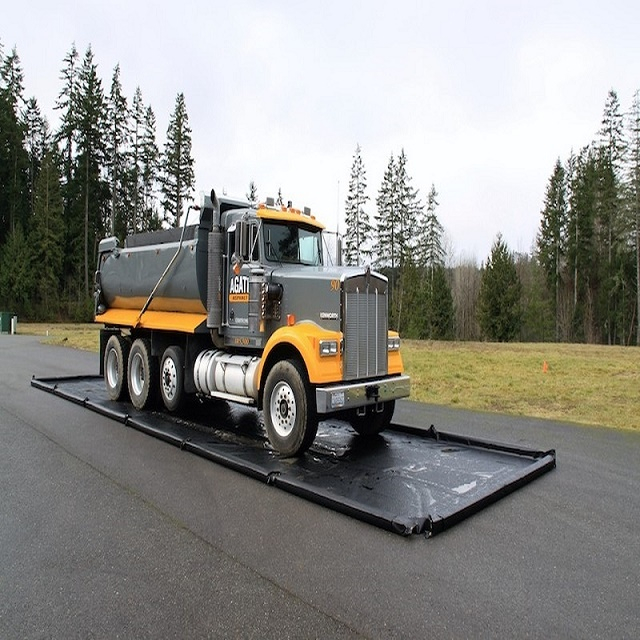 Portable Flexible Spill Containment Berm Tarp